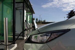 ev ladowanie nissan leaf auto