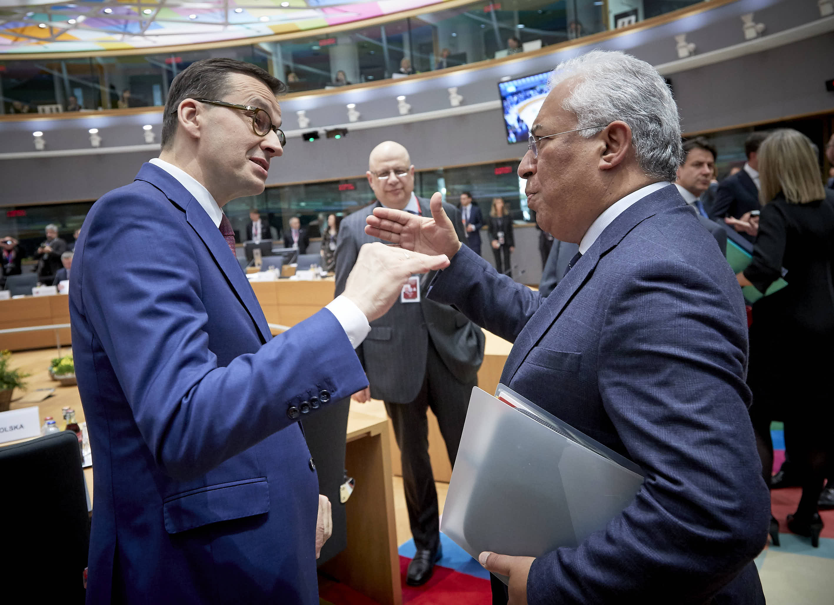  Mateusz Morawiecki i premier Portugalii Andre Costa prezentują wysokie aspiracje budżetowe