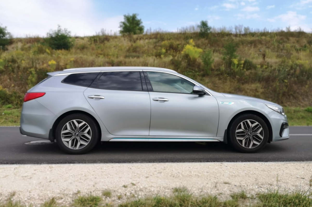 kia optima kombi plug in hybrid