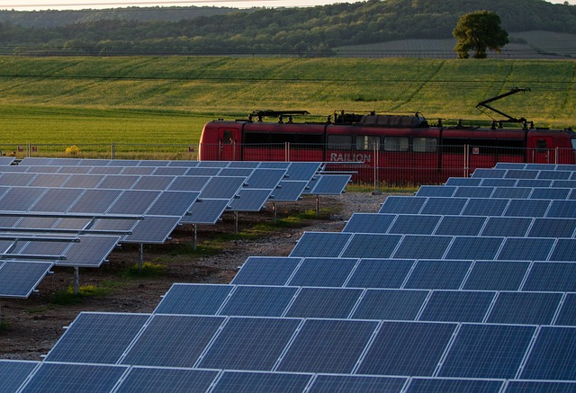 transport oze pociag solar