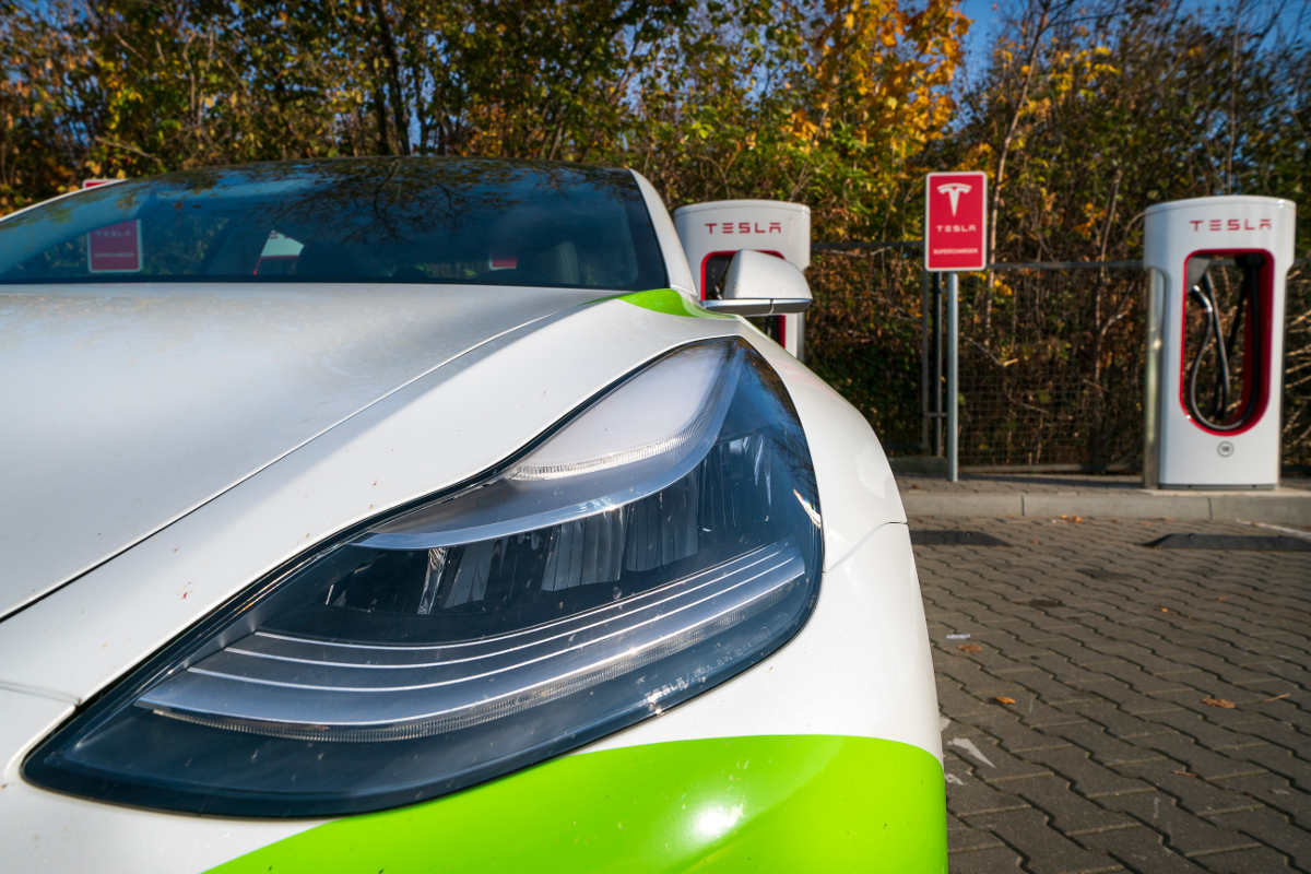 tesla model 3 supercharger