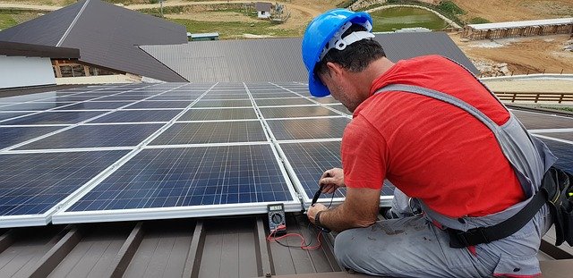 technician-3936984 640