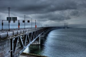 the-oresund-bridge-753625_1280