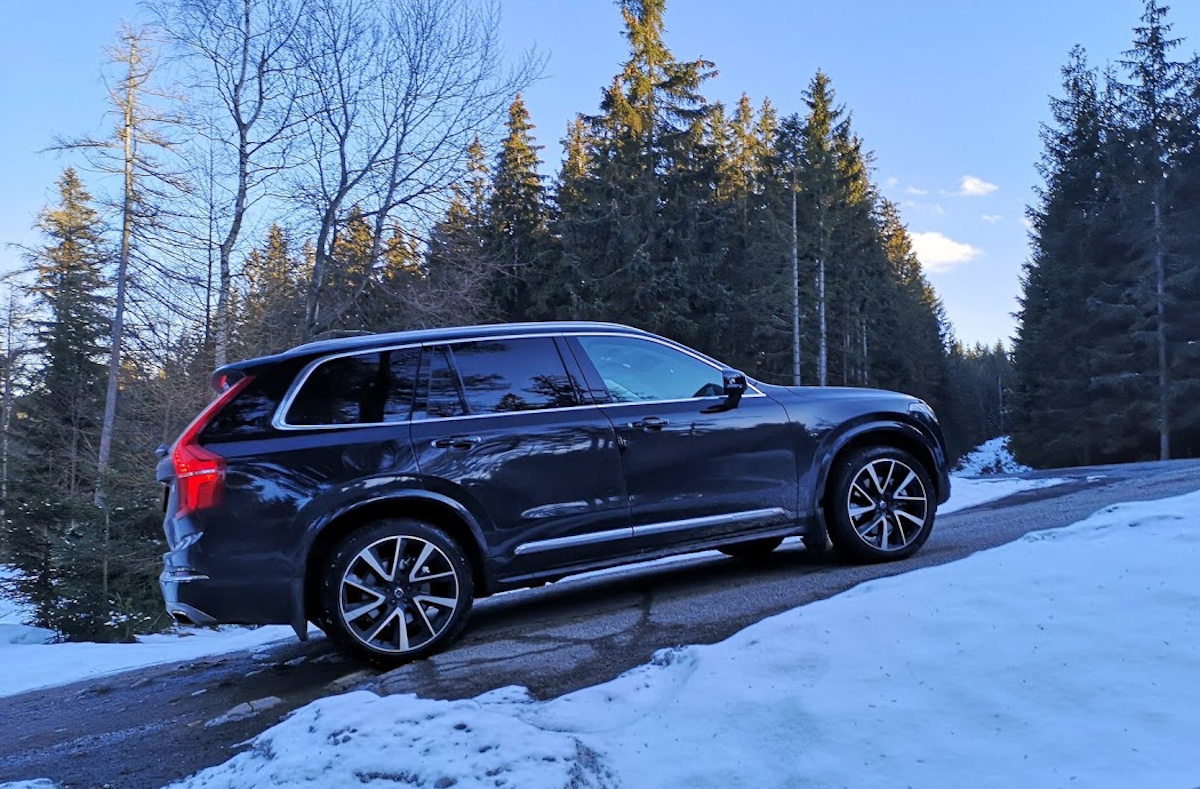 volvo xc90 phev bok przeswit