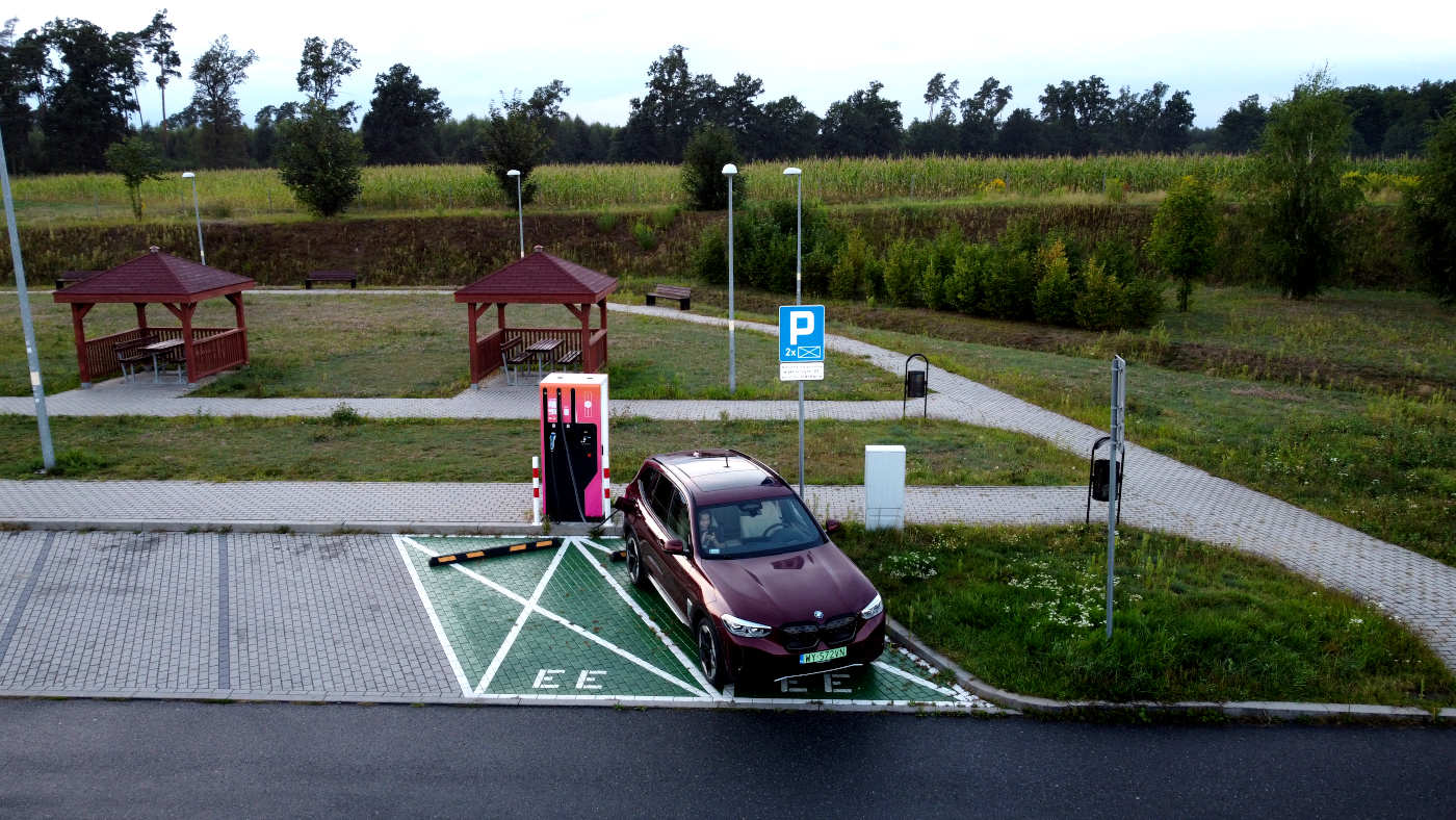 stacja ladowania ev bmw ix3 gddkia autostrada s8