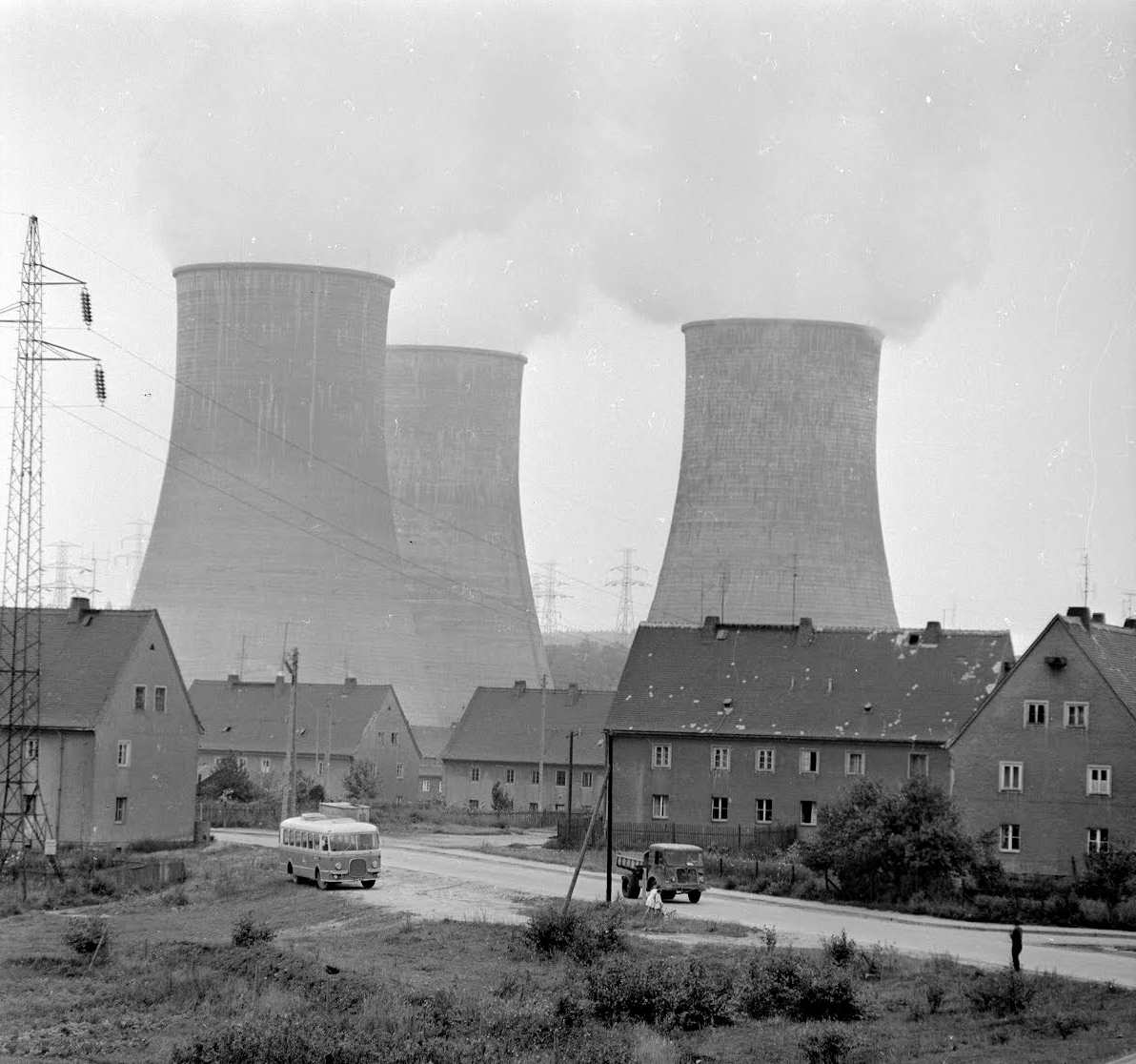 Turów 1961 chłodnie widziane od Bogatyni źródło ŚBC