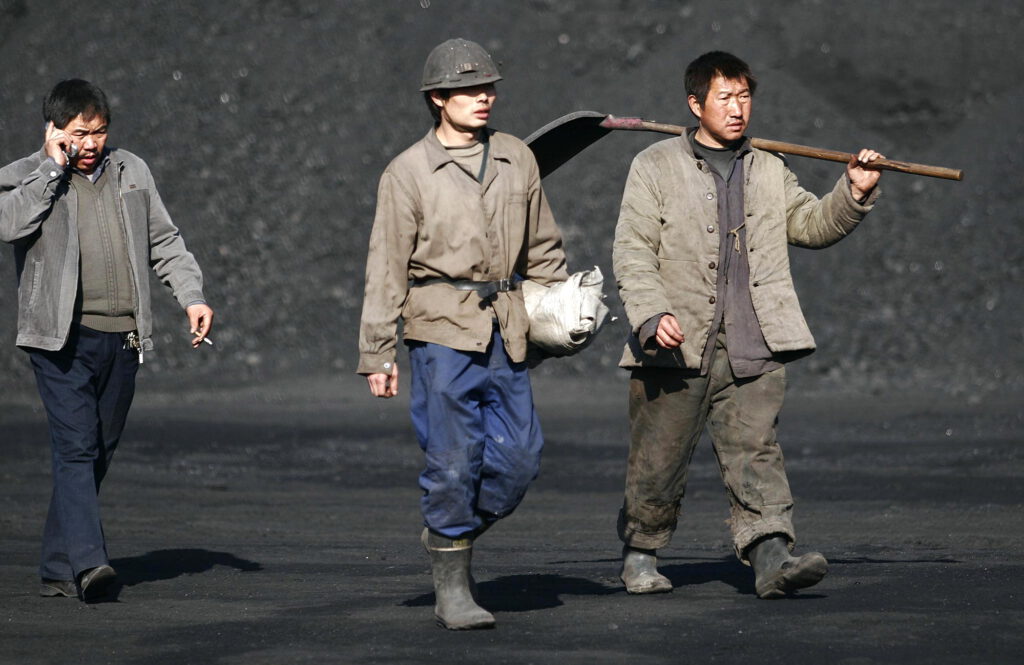 Massive coalmine discovered in northwest China