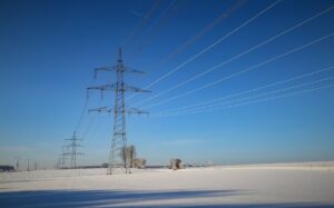Sieć przesyłowa linia energetyczna Fot. Depositphotos