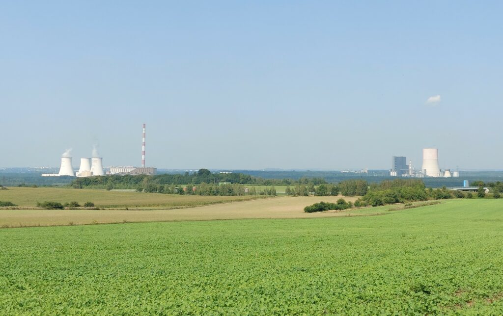 Elektrownia Jaworzno nowy blok 910 MW i stare bloki Fot Tomasz Elżbieciak