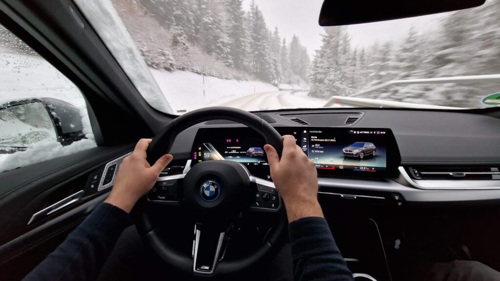 BMW iX1 wnętrze