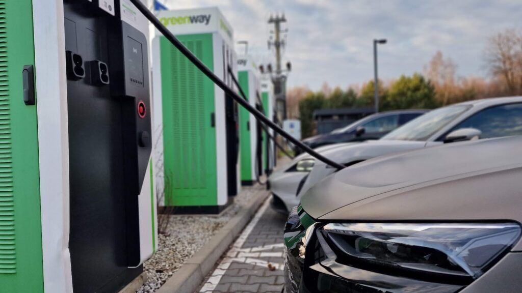 Hub ładowania sieci GreenWay przy A1 pod Łodzią