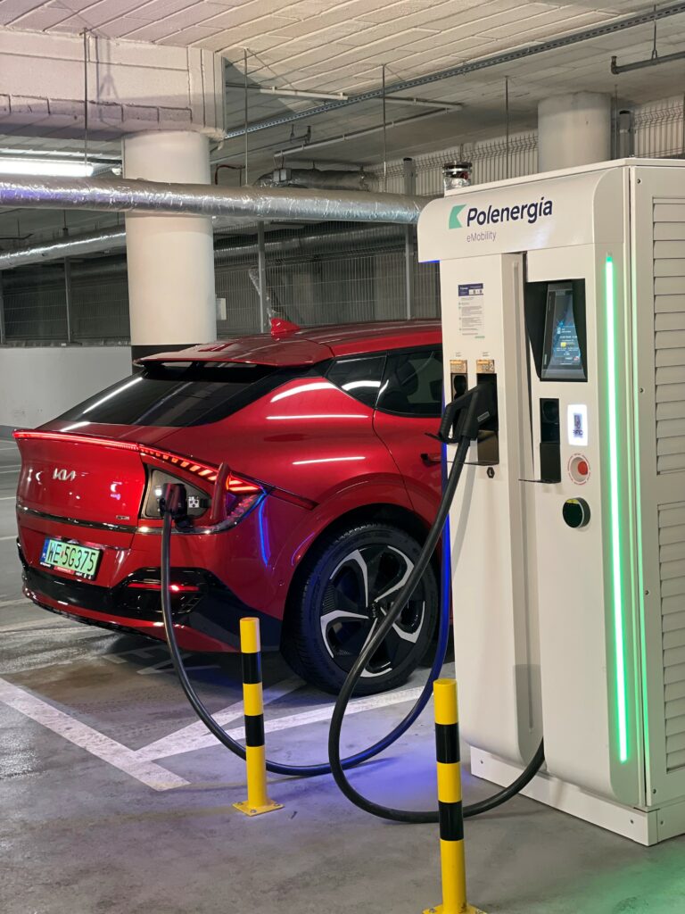 Sieć ładowania aut elektrycznych Polenergia