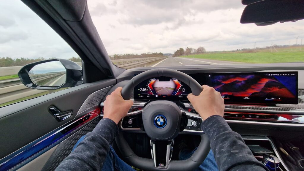 bmw i7 246kmh