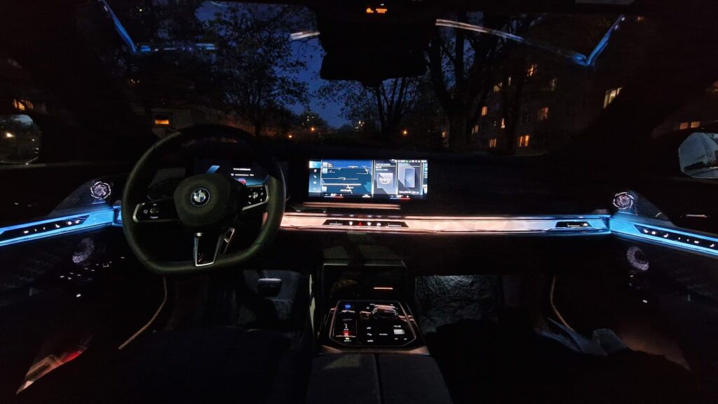 bmw i7 noc kabina