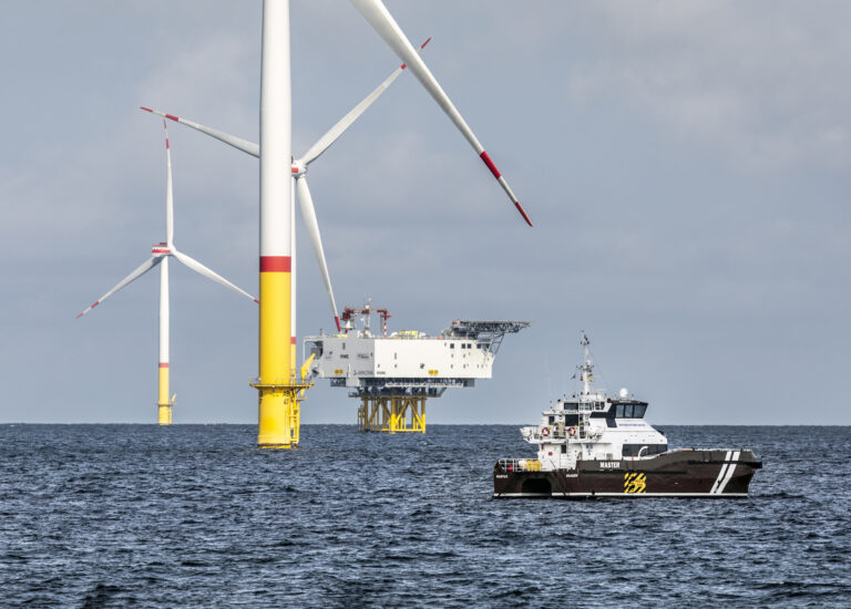 Vestas wstrzymuje budowę fabryki śmigieł do morskich wiatraków w Szczecinie