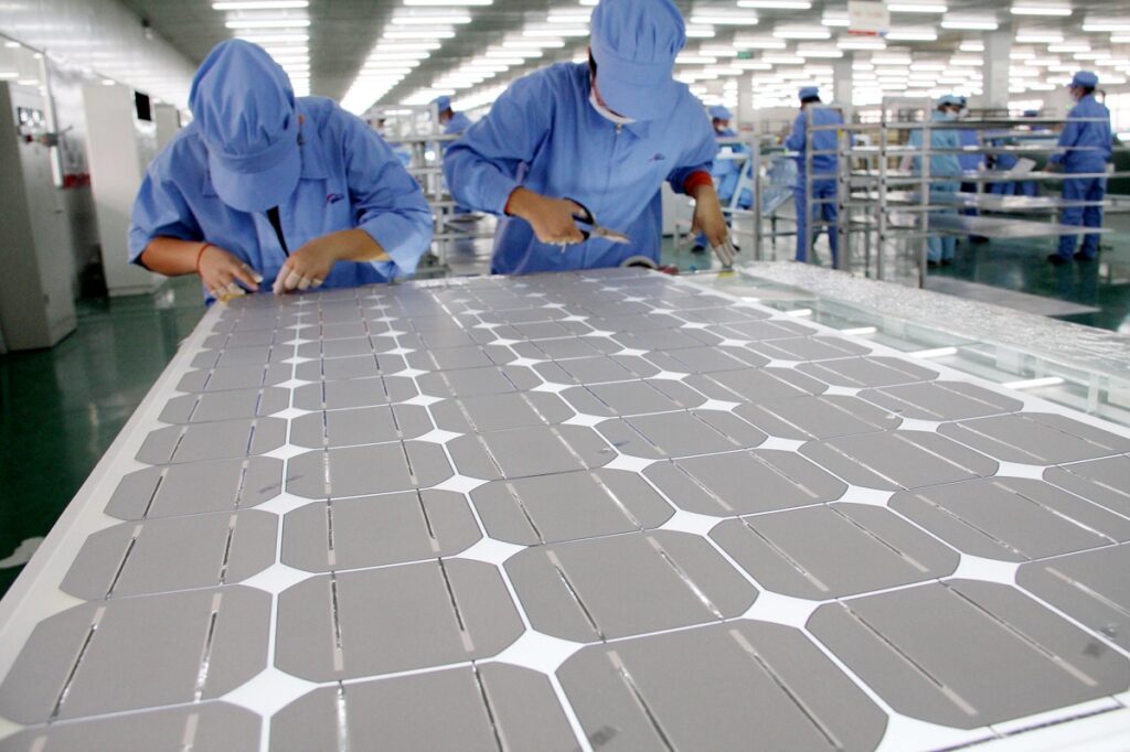 US investigates imported Chinese solar cells