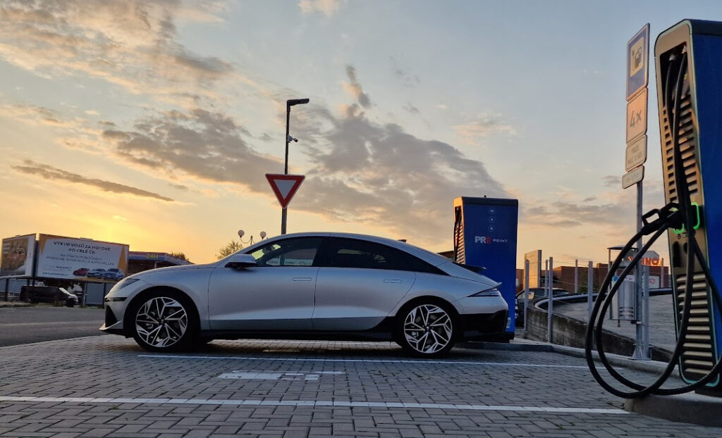 ladowanie pre czechy ev