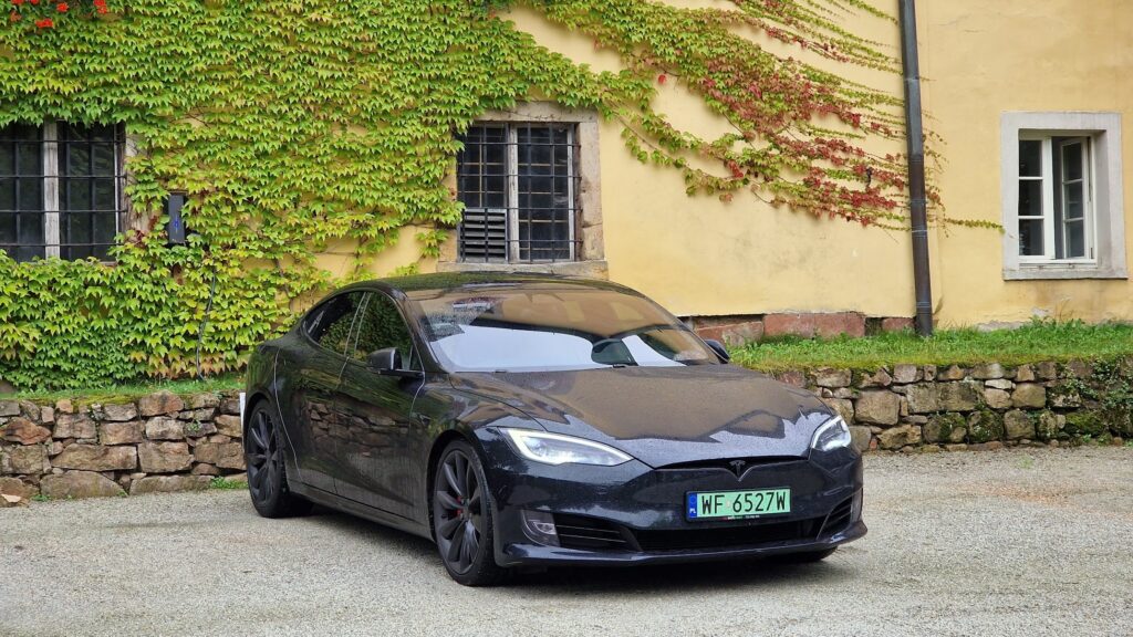 tesla model s