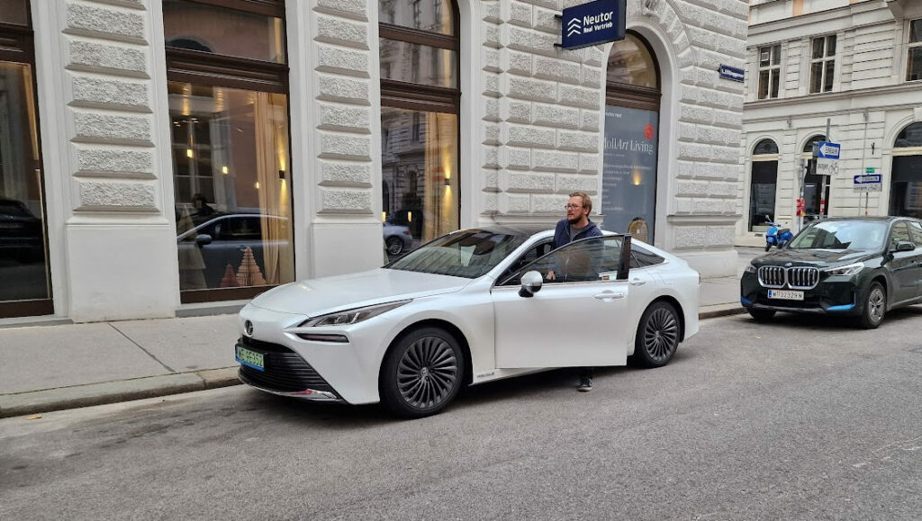 Samochód na wodór - Toyota Mirai