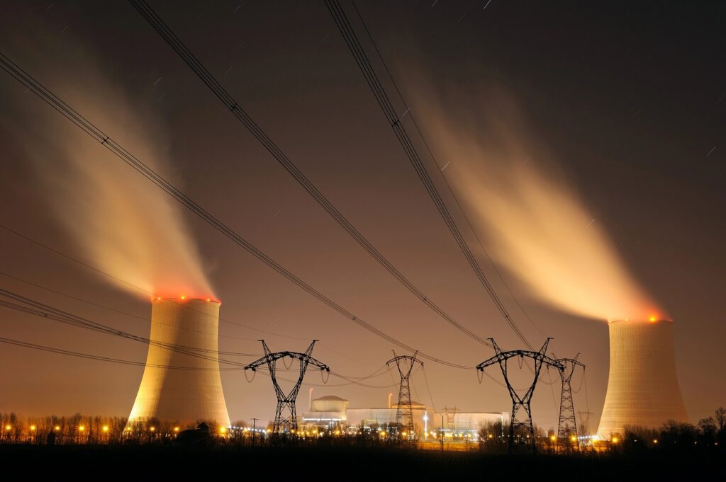 Elektrownia jądrowa francja fot. Depositphotos
