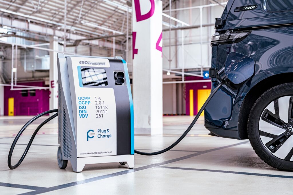 EEP Plug Charger GO EV 7