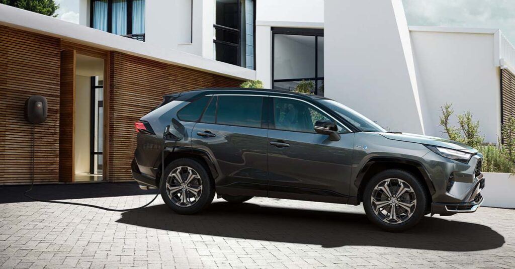 PL Toyota RAV4 PHEV 1200x627 Laser April v1
