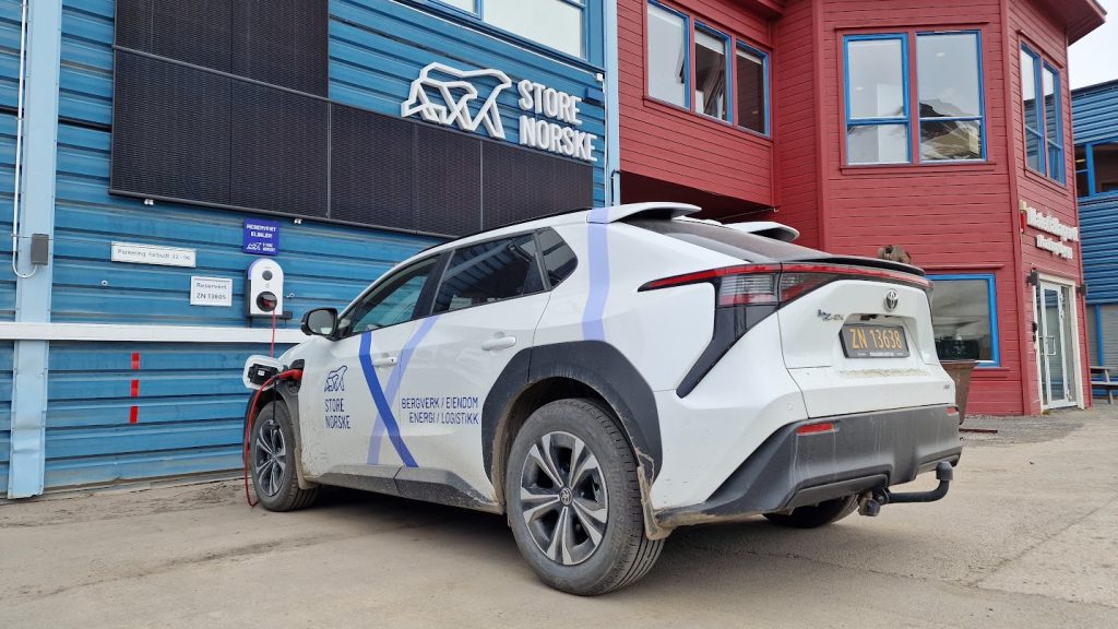 snsk ev pv svalbard