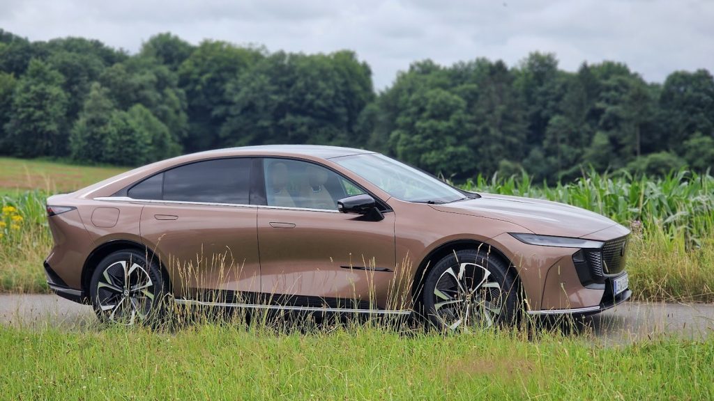 mazda miedz bok przeod ev