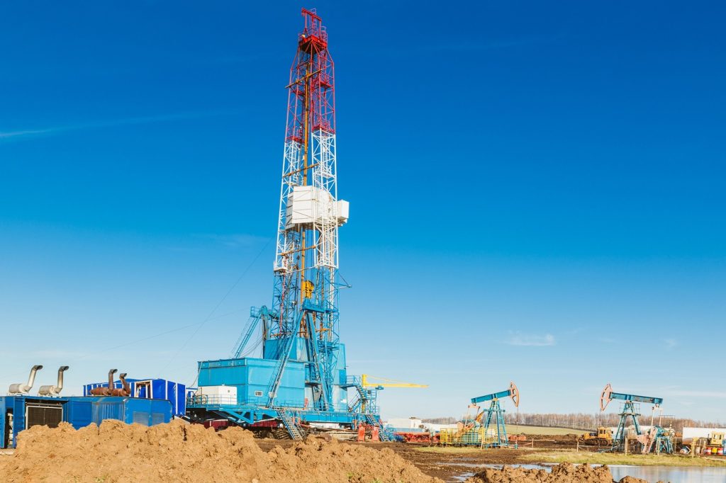 Gaz łupkowy szczelinowanie hydrauliczne shale gaz fracking. Fot. Depositphotos
