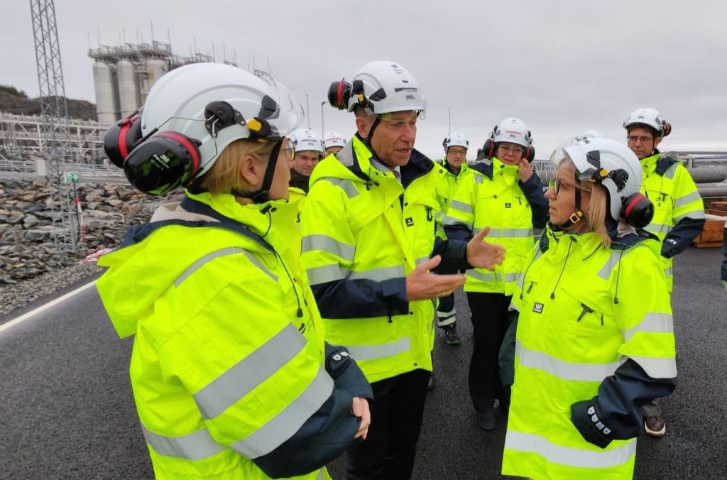 Ministra klimatu i środowiska Paulina Hennig Kloska podczas wizyty studyjnej z przedstawicielami norweskiego rządu  Fot  MKiŚ